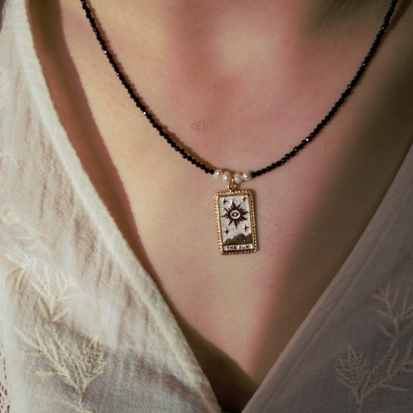 Collana "Arcana" Sole Bianco