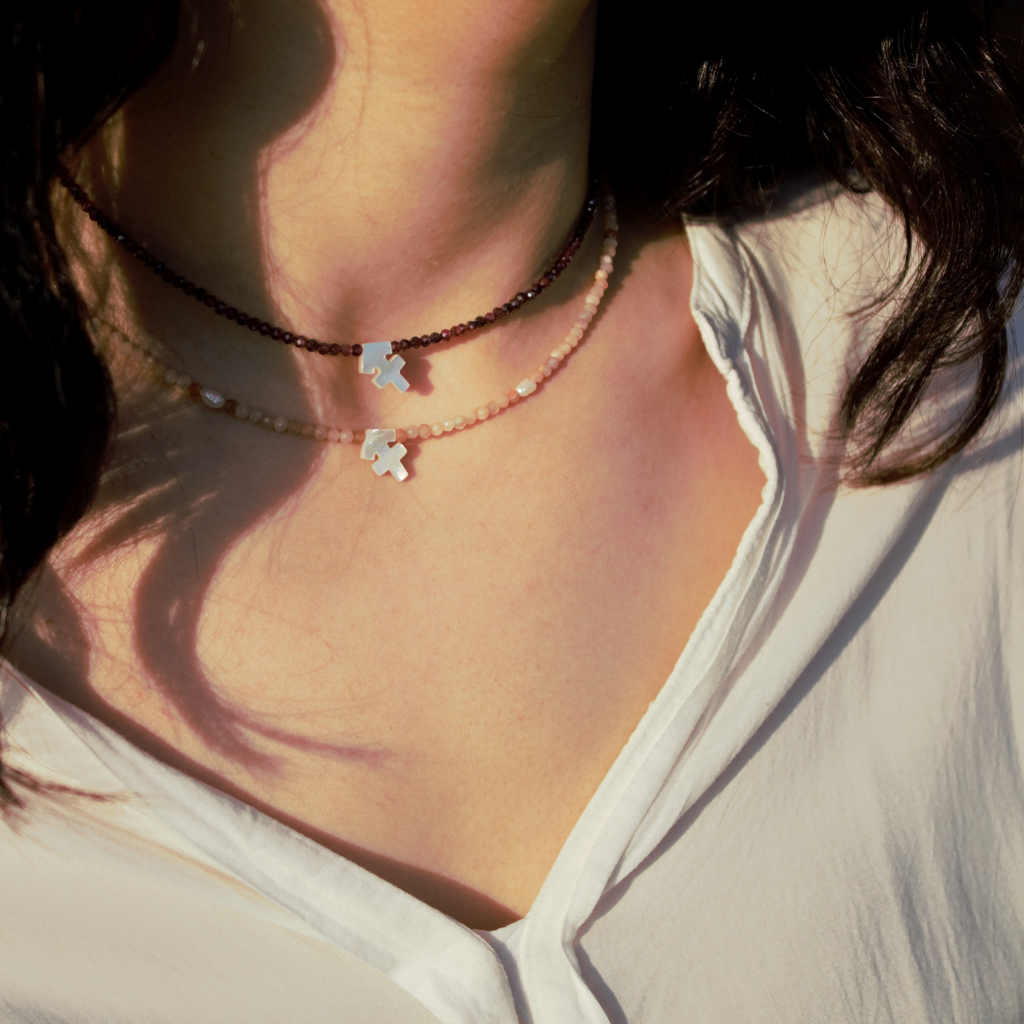 Choker con Segno Zodiacale in Madreperla e Pietre Naturali "Aurora"