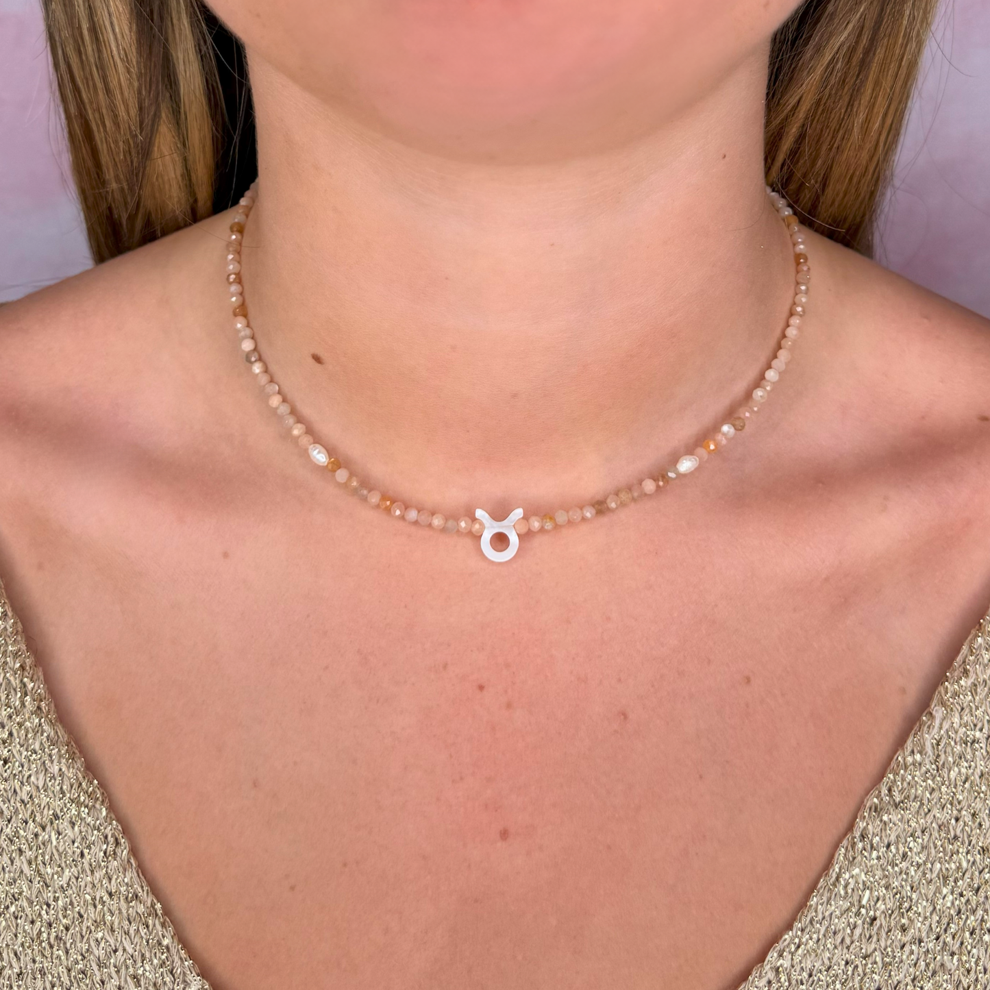 Choker con Segno Zodiacale in Madreperla e Pietre Naturali "Aurora"