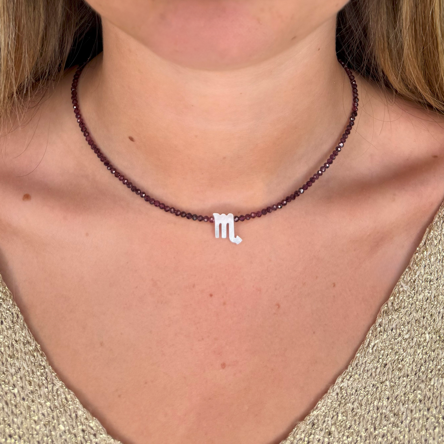 Choker con Segno Zodiacale in Madreperla e Pietre Naturali "Aurora"
