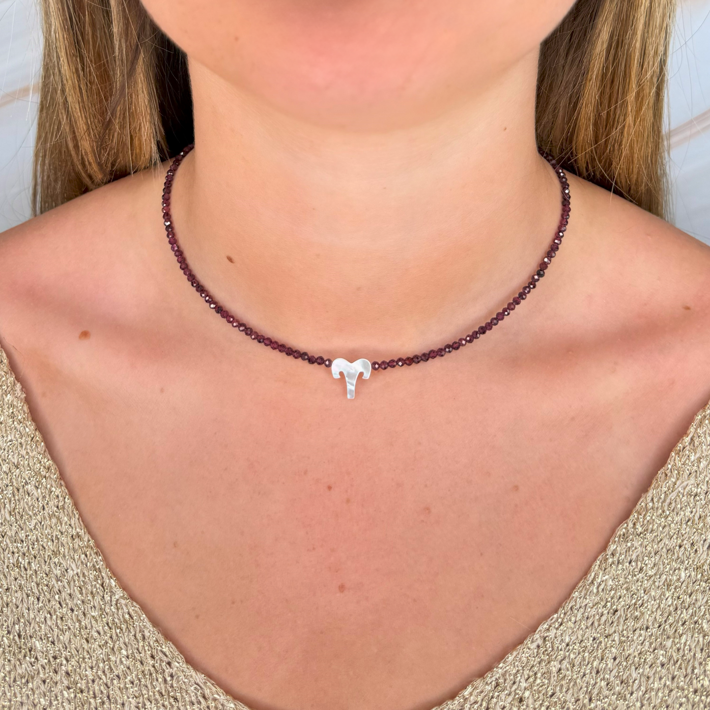 Choker con Segno Zodiacale in Madreperla e Pietre Naturali "Aurora"