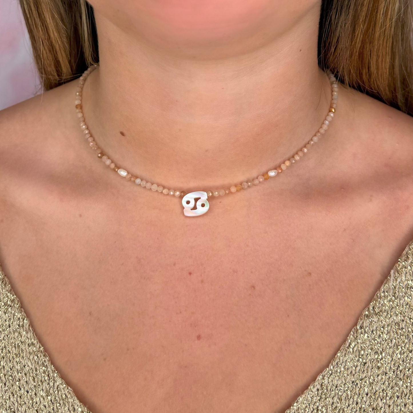 Choker con Segno Zodiacale in Madreperla e Pietre Naturali "Aurora"