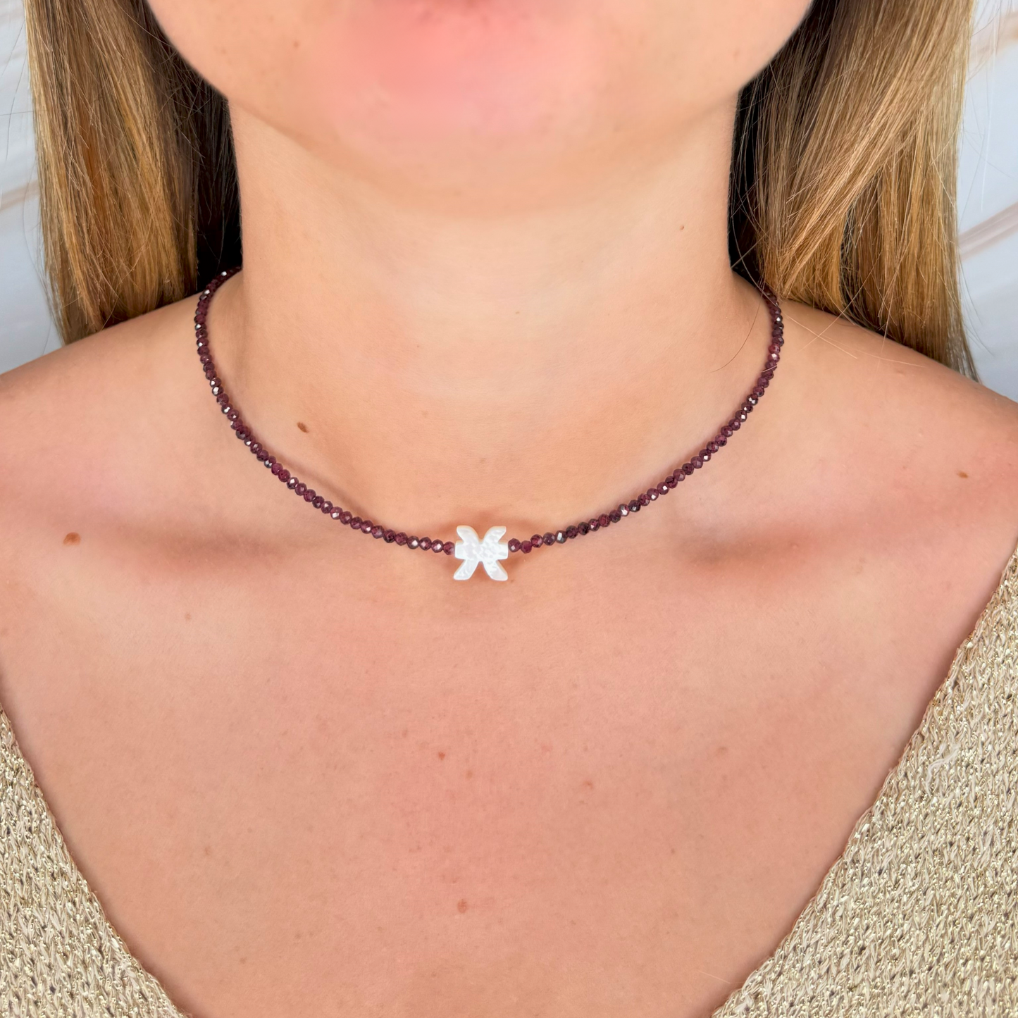 Choker con Segno Zodiacale in Madreperla e Pietre Naturali "Aurora"