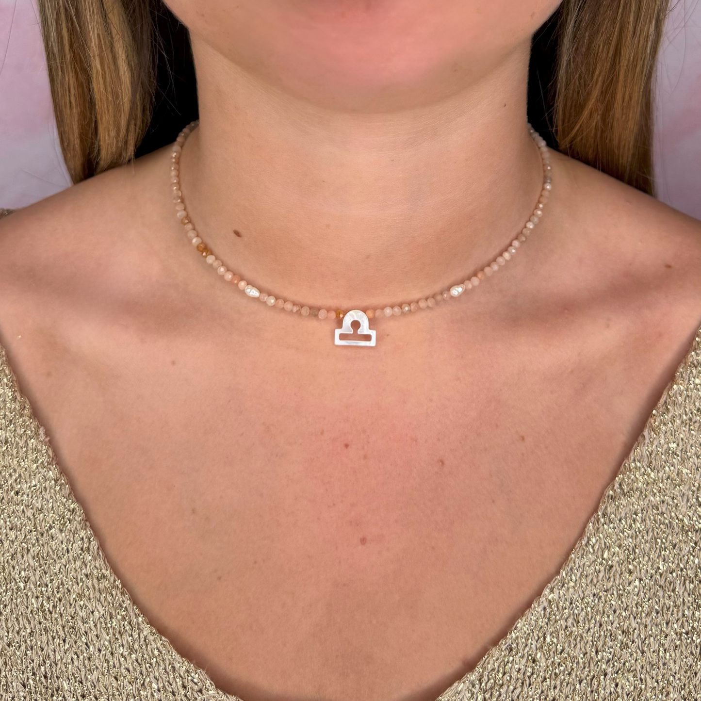 Choker con Segno Zodiacale in Madreperla e Pietre Naturali "Aurora"