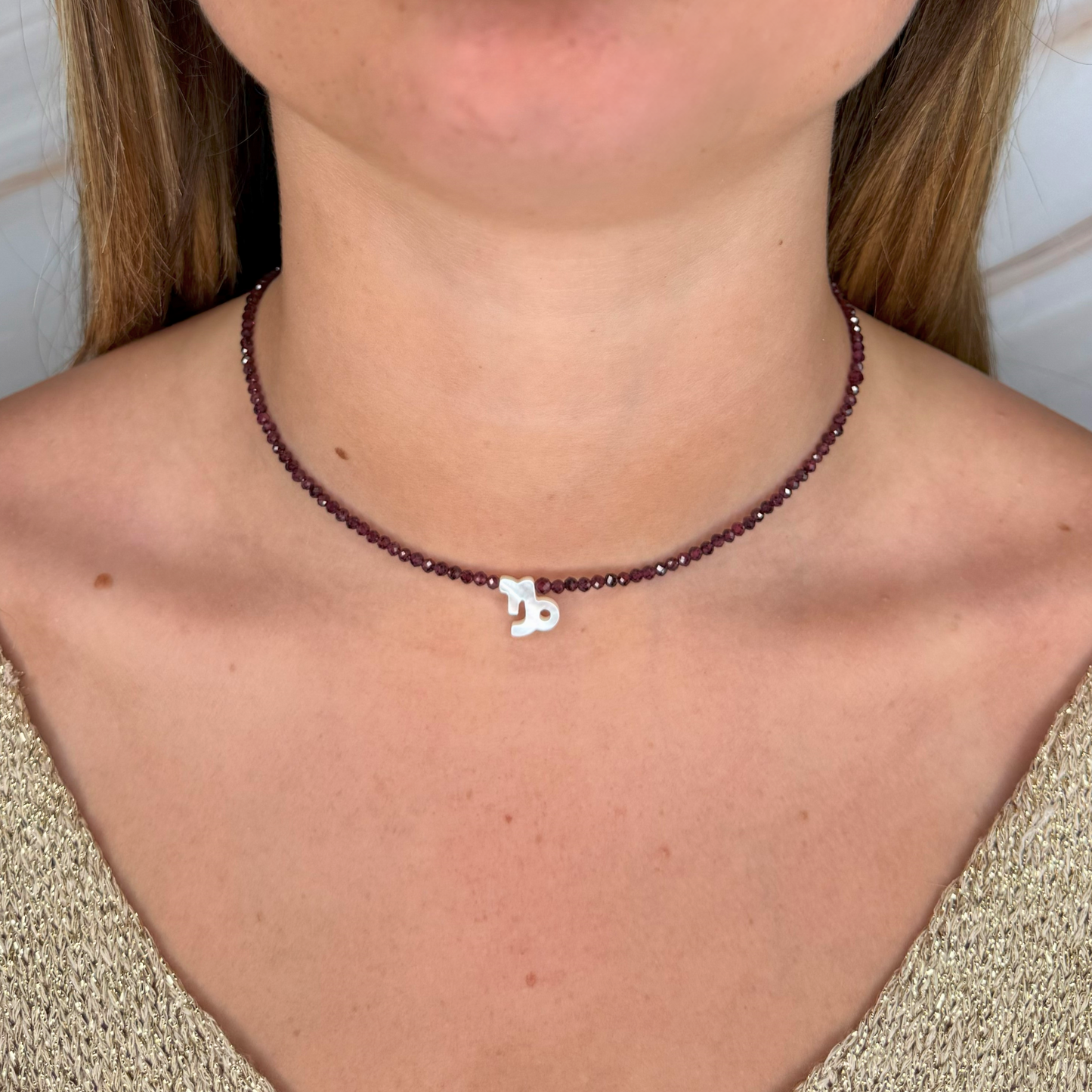 Choker con Segno Zodiacale in Madreperla e Pietre Naturali "Aurora"
