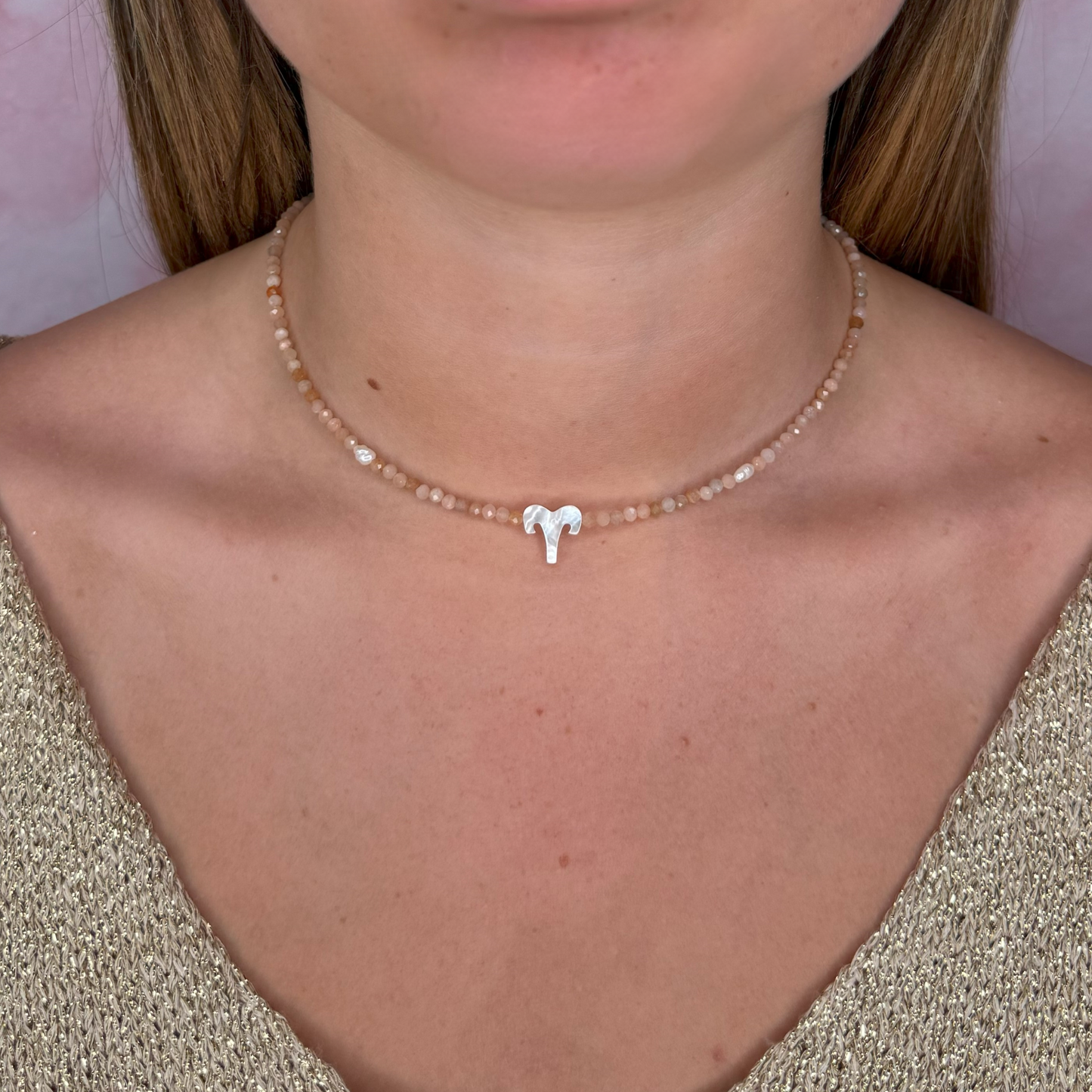 Choker con Segno Zodiacale in Madreperla e Pietre Naturali "Aurora"