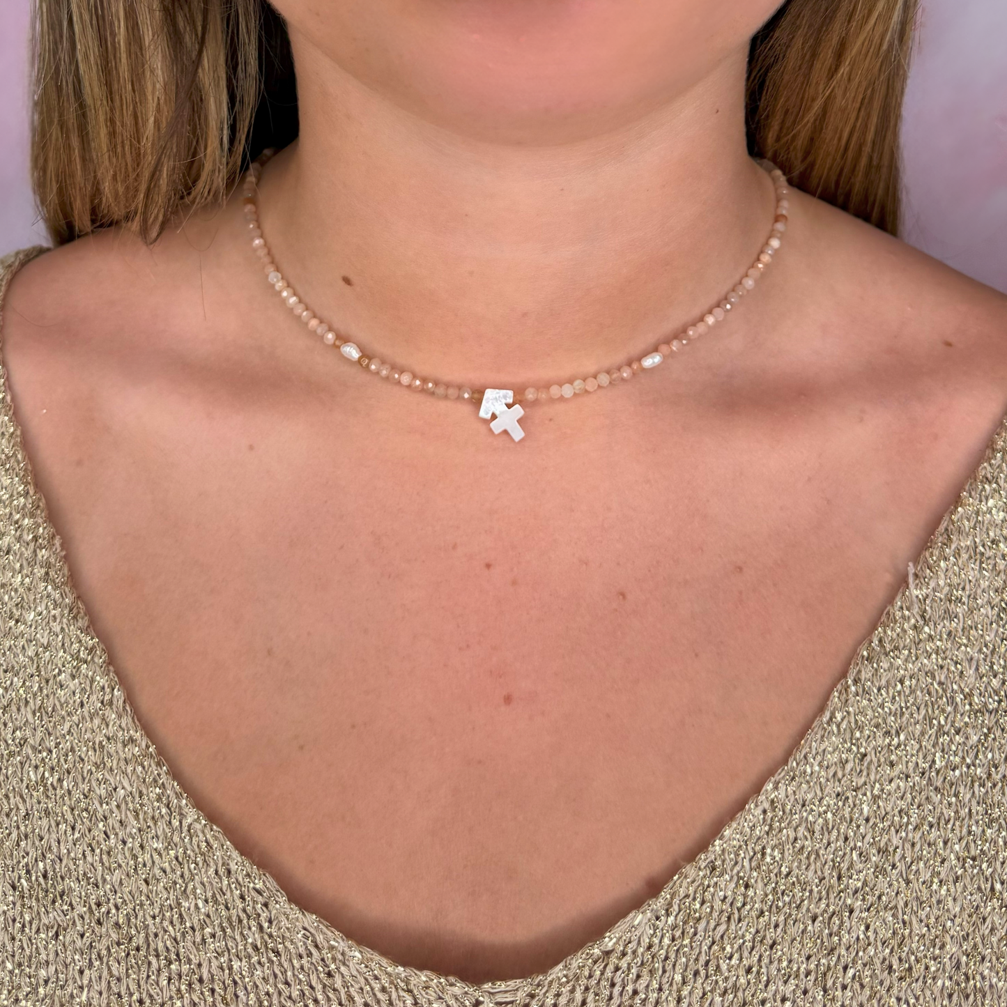 Choker con Segno Zodiacale in Madreperla e Pietre Naturali "Aurora"