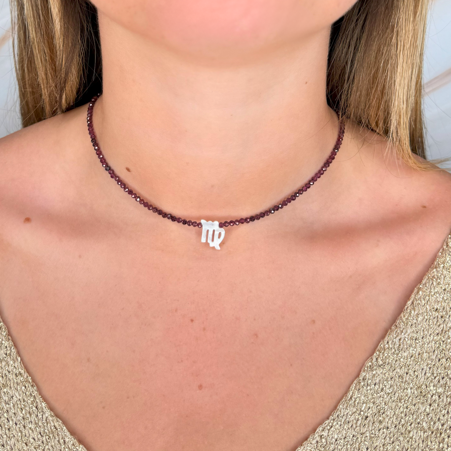 Choker con Segno Zodiacale in Madreperla e Pietre Naturali "Aurora"