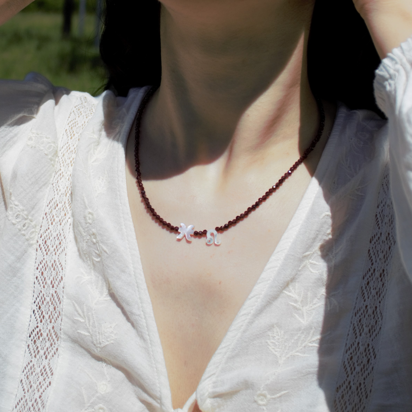 Choker con 2 Segni Zodiacali in Madreperla e Pietre Naturali "Aurora"